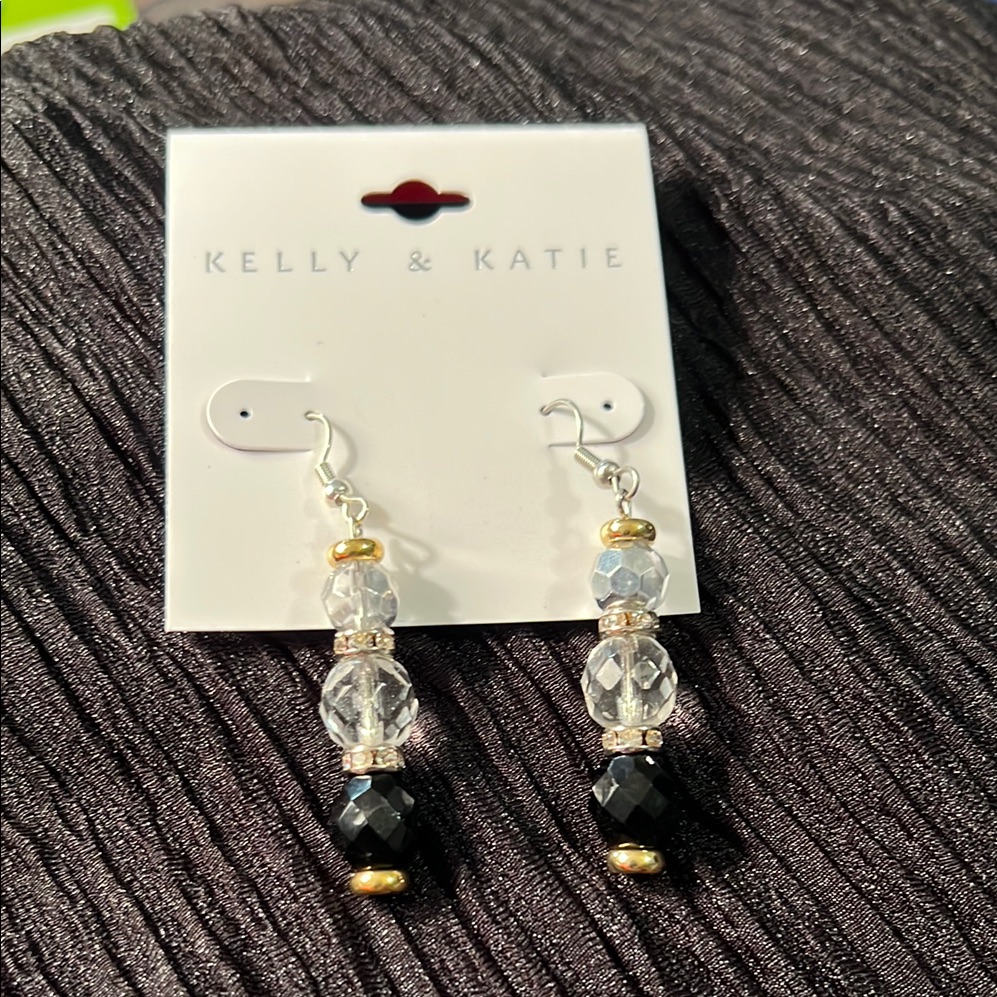 3/$15 Kelly & Katie Black And Gold Dangle Earrings - Lot 502